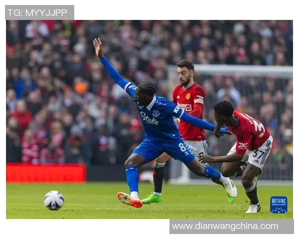 曼晚：若谢什科伤缺，曼联可能在对阵埃弗顿时选用无锋阵型